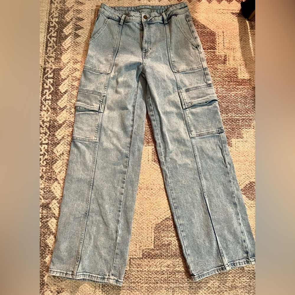 Women’s Light Wash Cargo Jeans Size 8 High Rise Straight Leg Utility Denim
